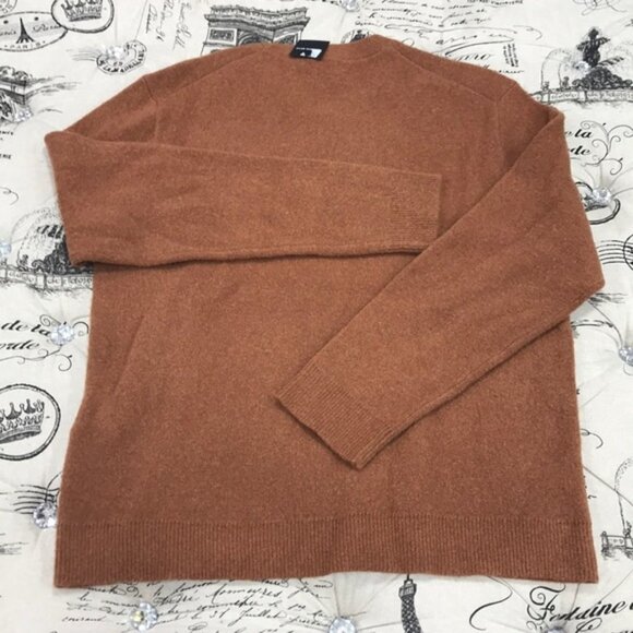 Club Monaco Men's Crewneck Sweater - Picture 4 of 7